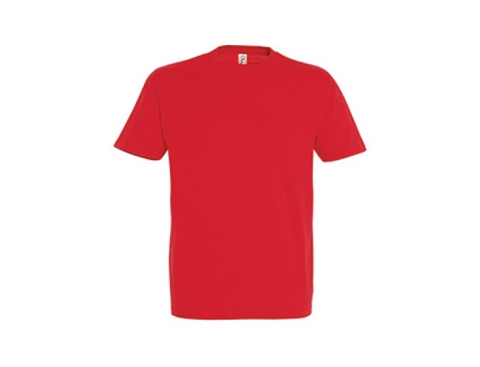 красная футболка
